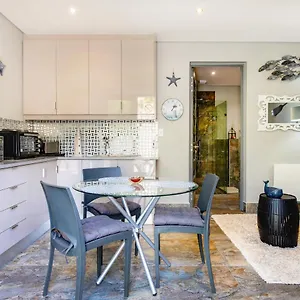 Apartment Solar Powered Camps Bay Sea View, Kapstadt